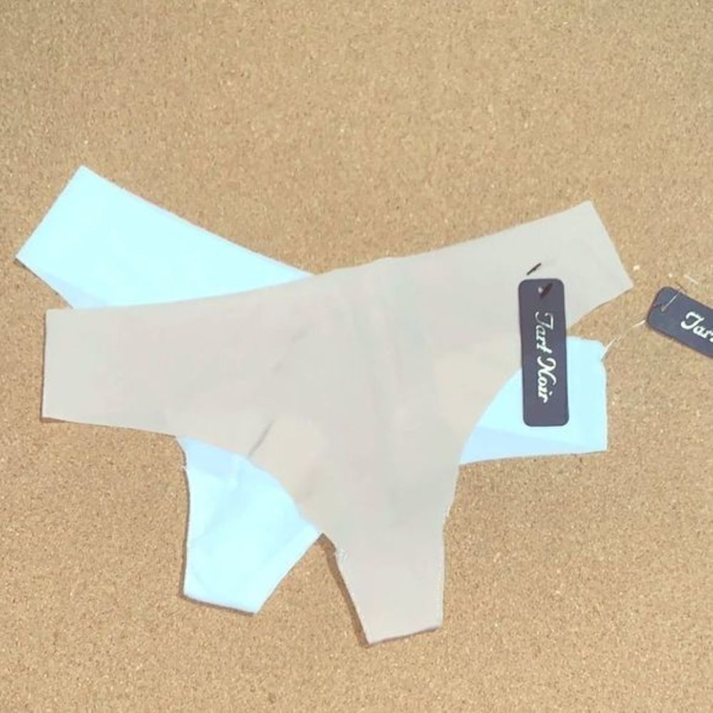 2 small lazer cut thongs